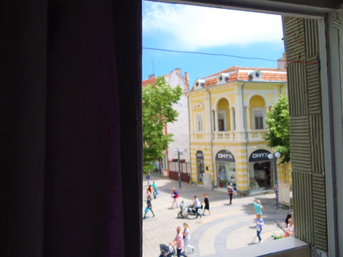 Hostel Compass Burgas Extérieur photo