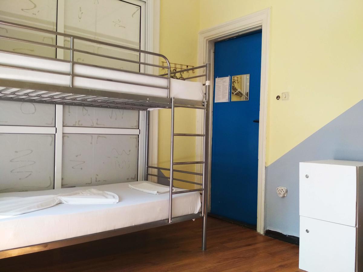 Hostel Compass Burgas Extérieur photo