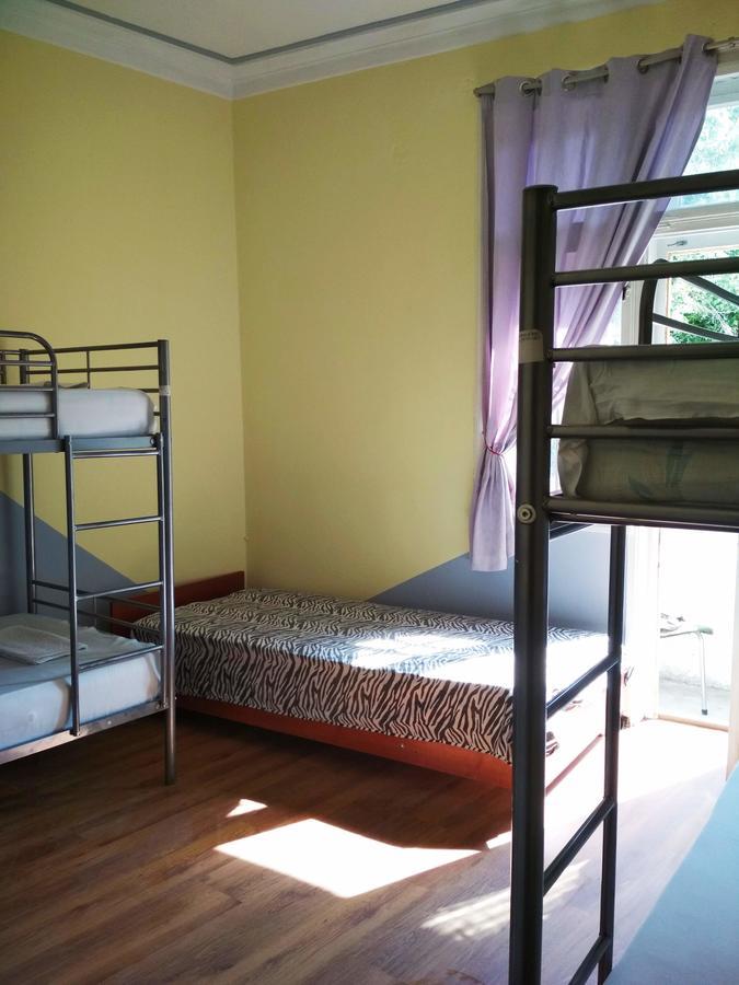 Hostel Compass Burgas Extérieur photo