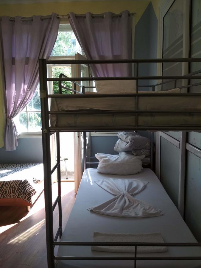 Hostel Compass Burgas Extérieur photo