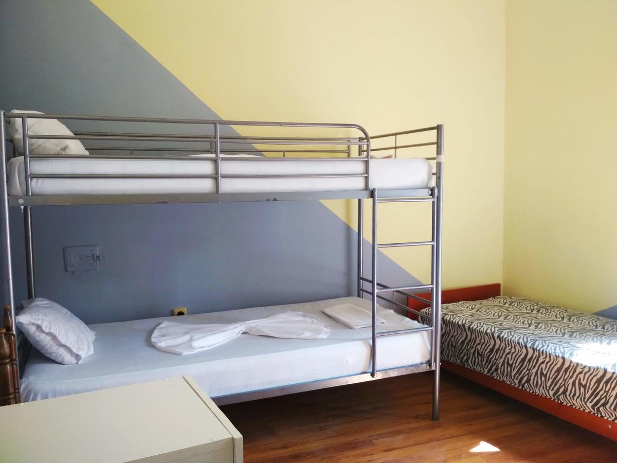 Hostel Compass Burgas Extérieur photo